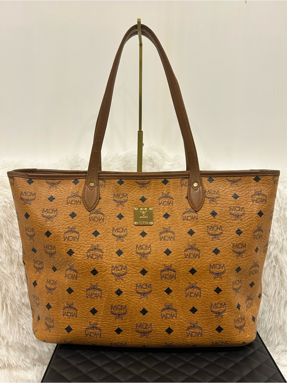 MCM Large Zippered Tote - cognac visetos